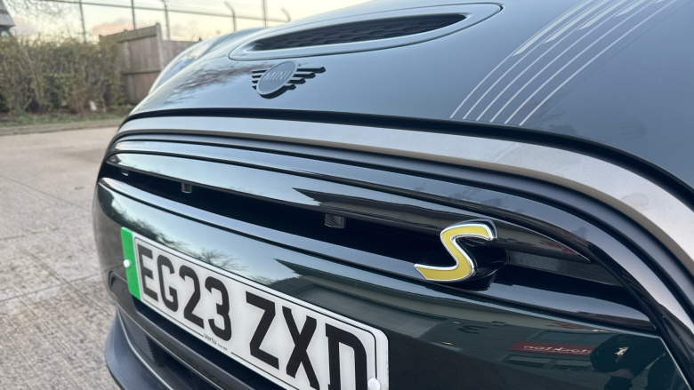 MINI Hatchback 135kW Cooper S Resolute Edition 33kWh 3dr Auto Electric Hatchback